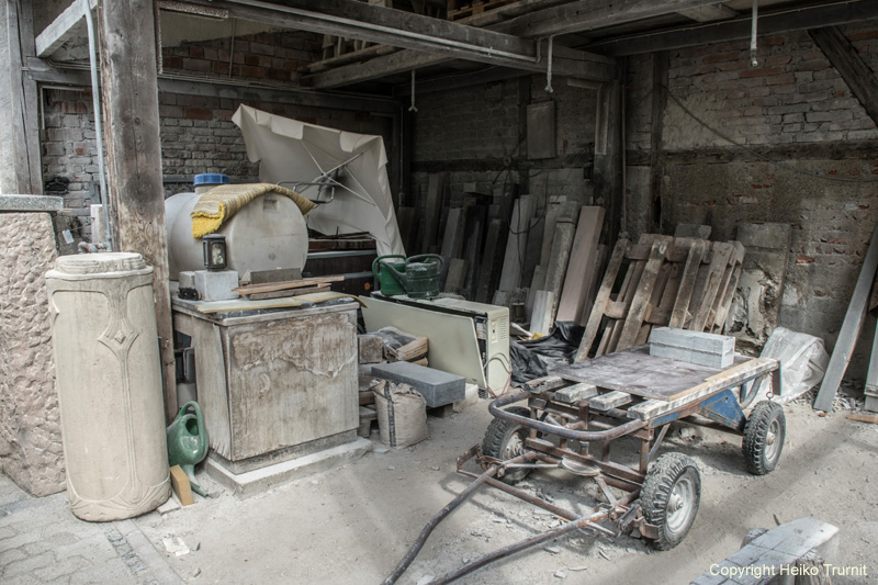 Traditioneller Steinmetzbetrieb