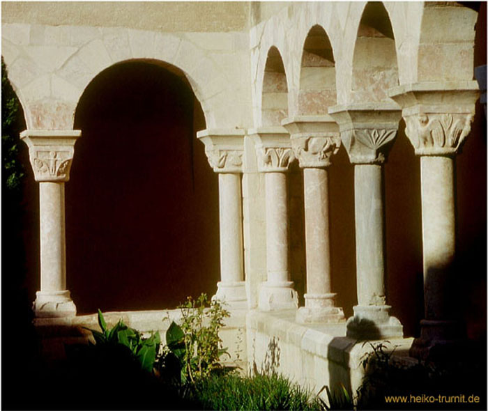 627. Saeulen St. Genis d.F.